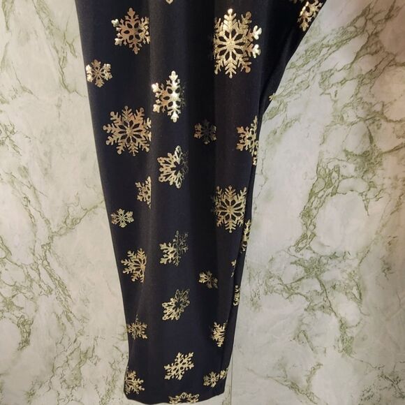 APT. 9 Snowflake Leggings - Picture 6 of 13